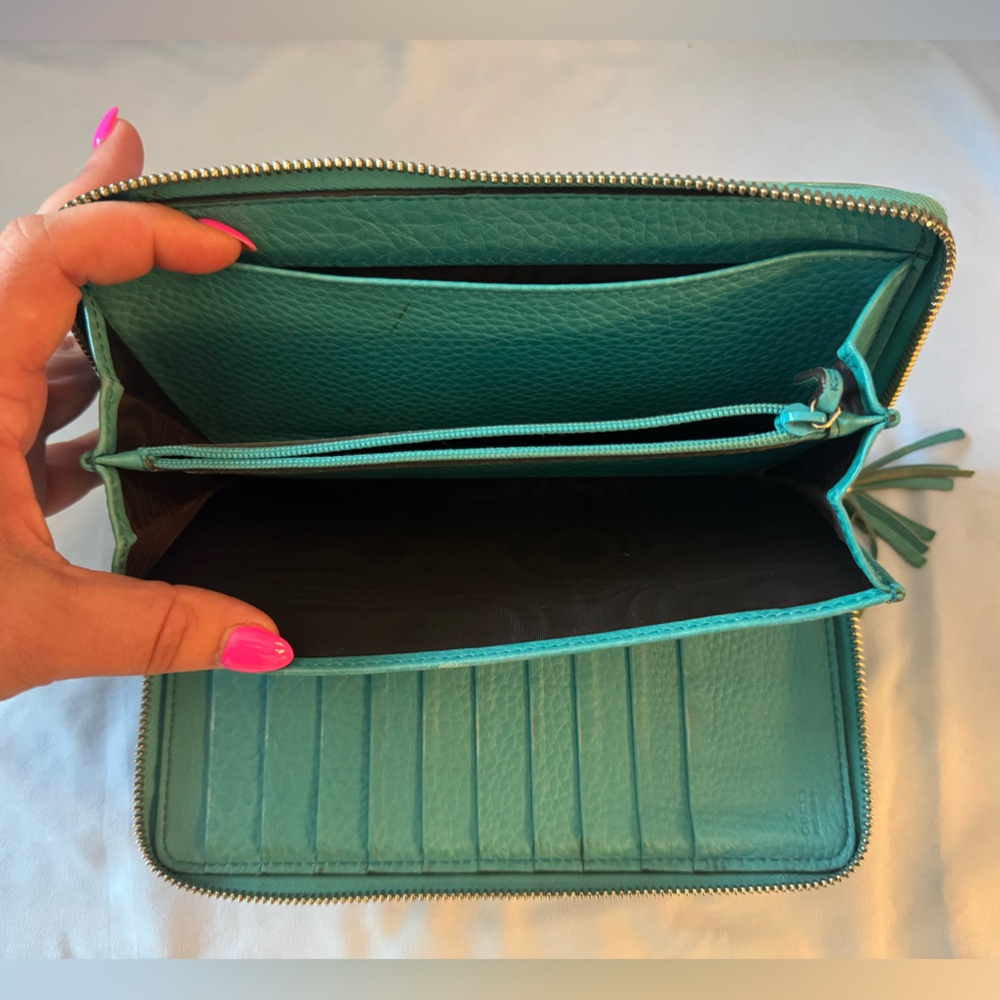 Gucci Turquoise Leather Zip Wallet - Picture 3 of 3